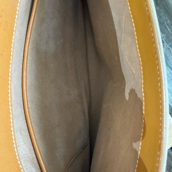 Gucci Micro Logo Tan and Cream Shoulder Bag - Picture 12 of 16